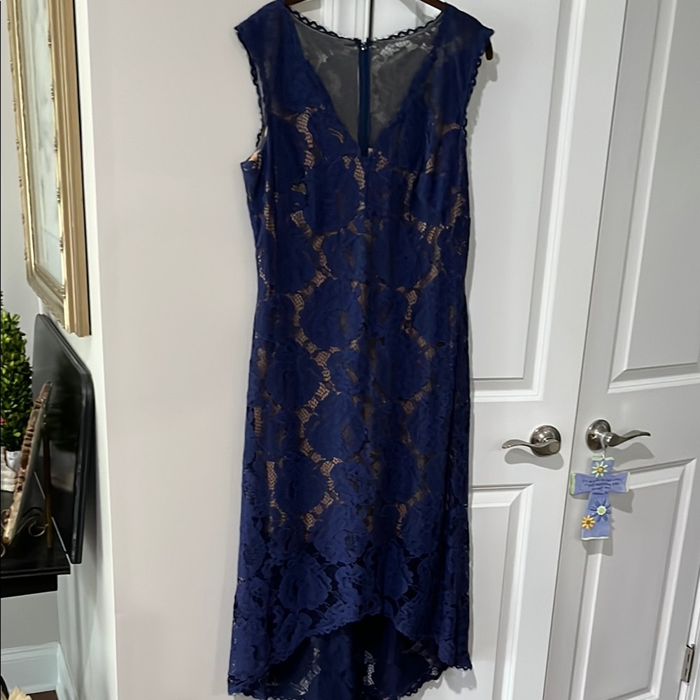 Tadashi Shoji Navy dress v neck sleeveless